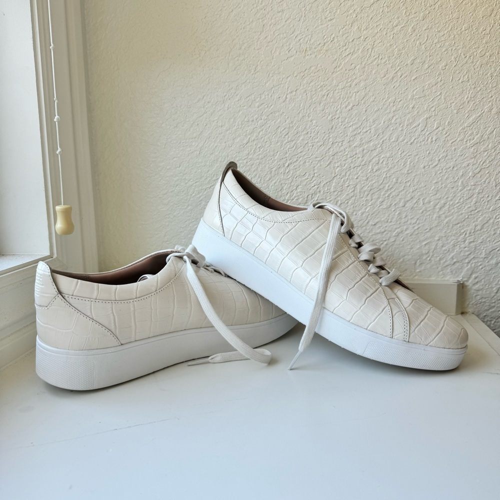 FitFlop White Textured Sneakers Size 11 NWT